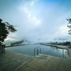Resort Haze And Kites *****
